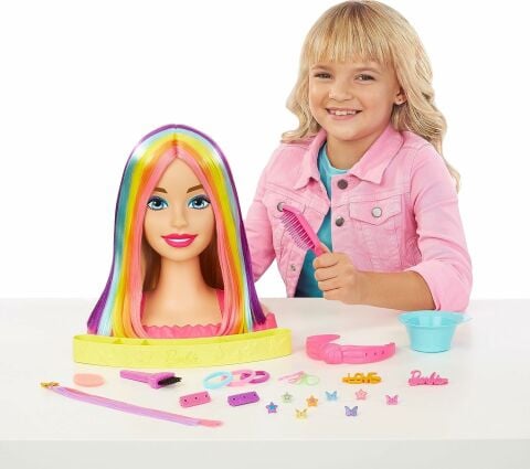 Barbie'nin Gökkuşağı Saçlı Büstü ve Aksesuarları HMD78
