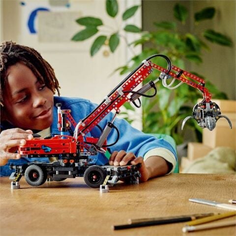 LEGO Technic Malzeme Elleçleyici 42144