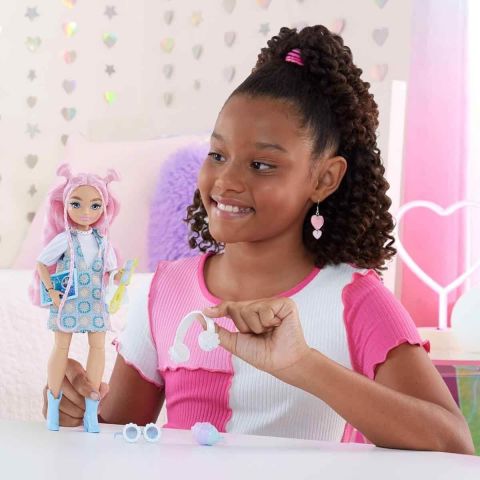 Barbie Dream Besties Ana Karakter Bebekler Daisy HYC20-JDD74