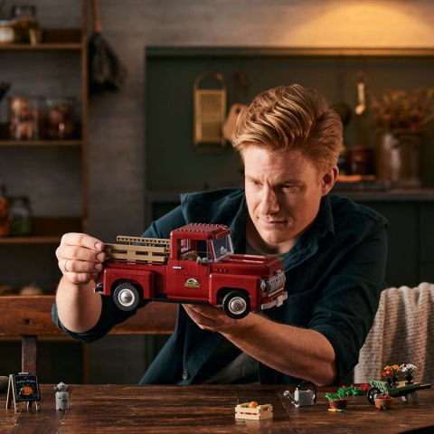 LEGO Creator Expert 10290 Pickup Truck