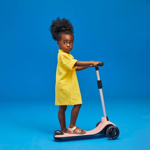 LC Let's Ride Işıklı ve 3 Tekerlekli Pembe Çocuk Scooter