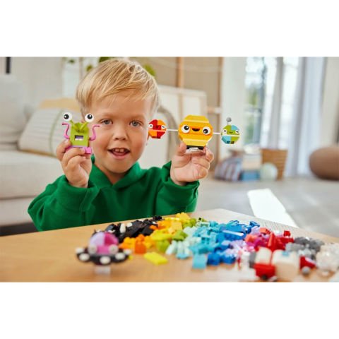 Lego Classic Yaratıcı Uzay Gezegenleri 11037