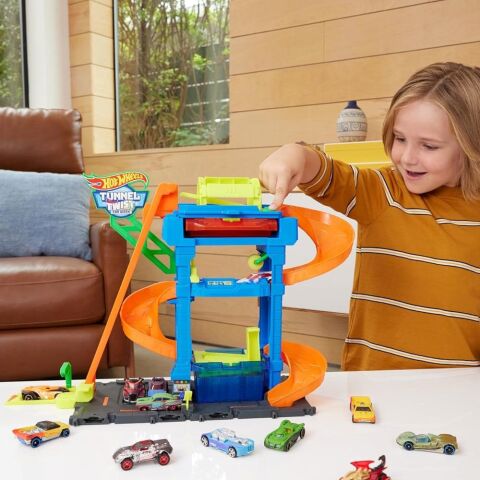 Hot Wheels Oto Yıkama Oyun Seti HTN80