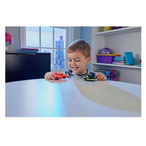 Fisher-Price Batwheels Işıklı Yarışçılar HML26