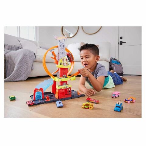 Hot Wheels Çember Pistli İftaiye İstasyonu HKX41